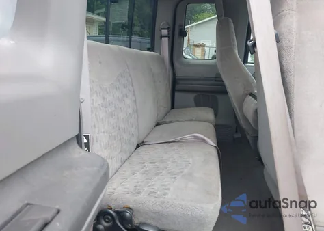 2000 Ford F-250 Lariat/Xl/Xlt z USA, uszkodzony, nr VIN 1FTNX21L0YEB68631